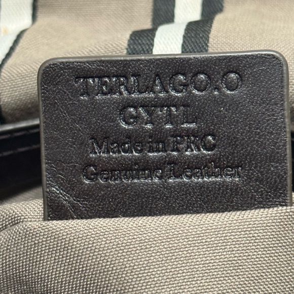 Bally Men’s satchel. My man purse for international travel. Barely any wear. - Picture 5 of 7